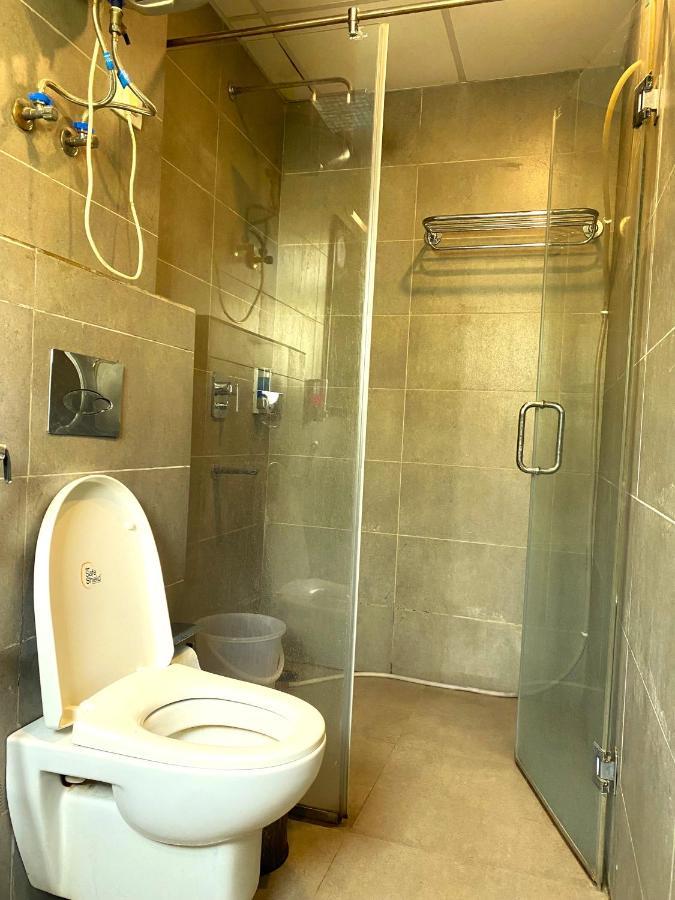 Qotel Hotel Ip Residency East Delhi Preet Vihar Neu-Delhi Exterior foto